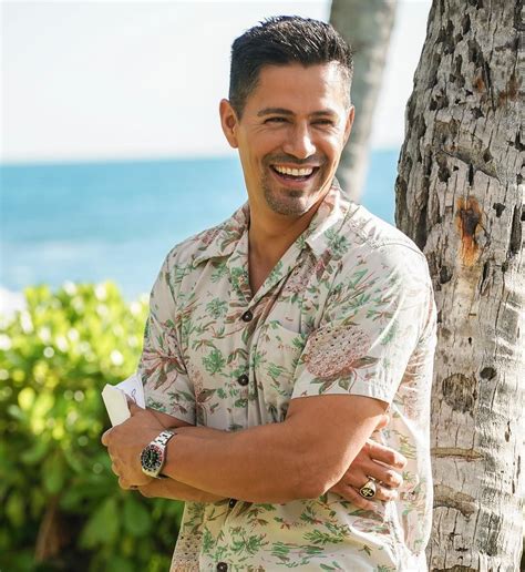 magnum pi with jay hernandez.